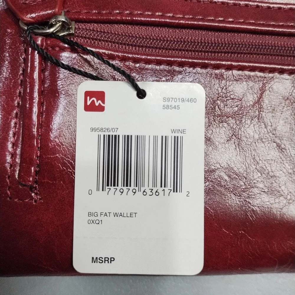 Mundi Big Fat Wristlet Wallet Womens Red Leather Classic Magnetic Flap Closure